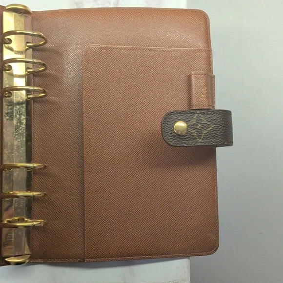 Louis Vuitton Monogram Agenda MM (Personal Size Planner/Agenda) - Picture 8 of 14